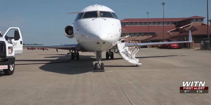 Students tour Pitt Greenville Airport
