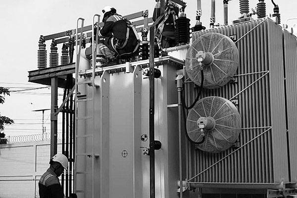 Trabajos eléctricos en  sectores de Santa Marta