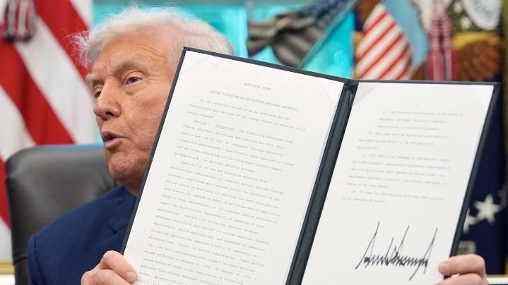 Trump signs executive order supporting proposed deal to put TikTok under US ownership