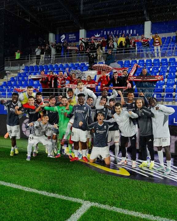 El Granada consigue su primera victoria de la temporada en el Alcoraz
