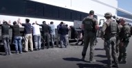 Corea del Sur quiere que los trabajadores detenidos en redada migratoria puedan reingresar