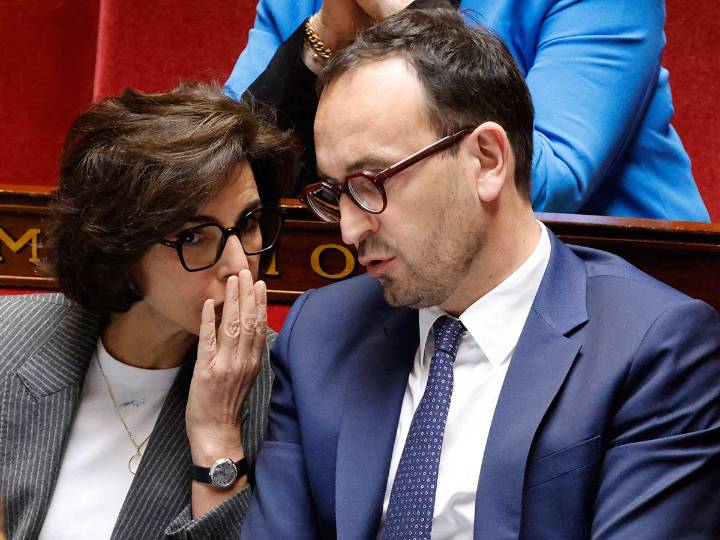 Ministra de Cultura de Francia en la mira por joyas ‘no declaradas’