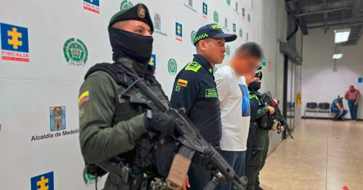 En carro de baja gama blindado cogieron en El Poblado, Medellín, a supuesto cabecilla que mandaría droga a Europa