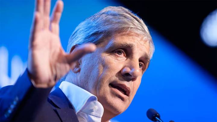 “Están tratando de voltear al Presidente”: Caputo arremetió contra los vetos…