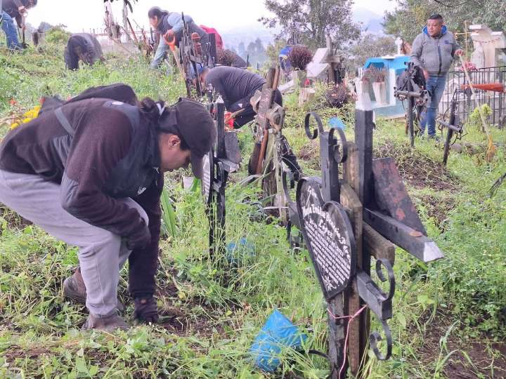 EL GOBIERNO DE AMECAMECA REALIZA JORNADAS DE LIMPIEZA EN PANTEONES.