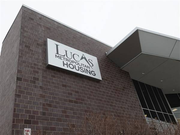 Lucas Metropolitan Housing CFO did not disclose tax prep business