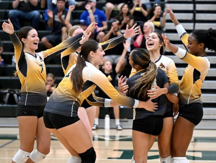 Temecula Valley girls volleyball team survives challenge from Murrieta Mesa