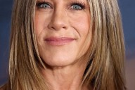 José López, maquillador: "Para un maquillaje como el de Jennifer Aniston ilumina la zona de la ojera con un corrector más claro que tu tono y apuesta por un labial y un colorete rosa"