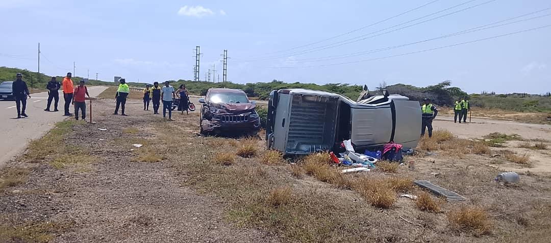 ¡Impactante choque en La Encrucijada! Cuatro heridos en la colisión de vehículos.