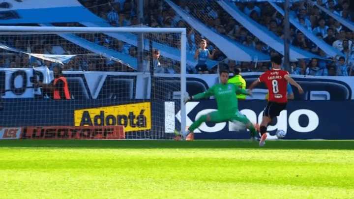 Video: el increíble gol que se perdió Independiente ante Racing sobre el final
