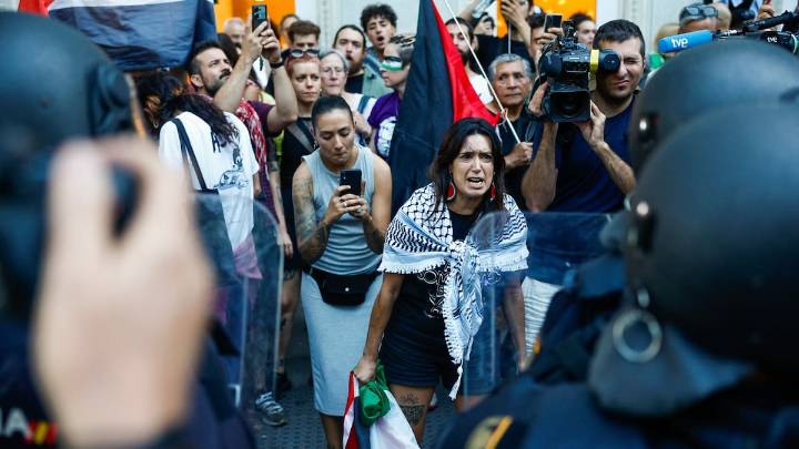 El delegado del Gobierno en Madrid defiende que la protesta que canceló la Vuelta fue "pacífica"
