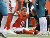 Bengals QB Joe Burrow leaves Jaguars game with left ankle injury