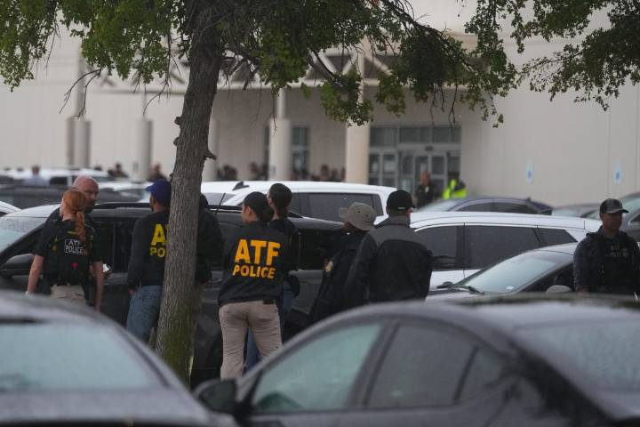 Revelan mensaje “anti ICE” en los casquillos de bala del presunto tirador de la oficina en Dallas