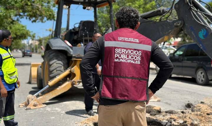 Canaliza gobierno de BJ reporte ciudadano de tuberia rota en avenida Nichupté