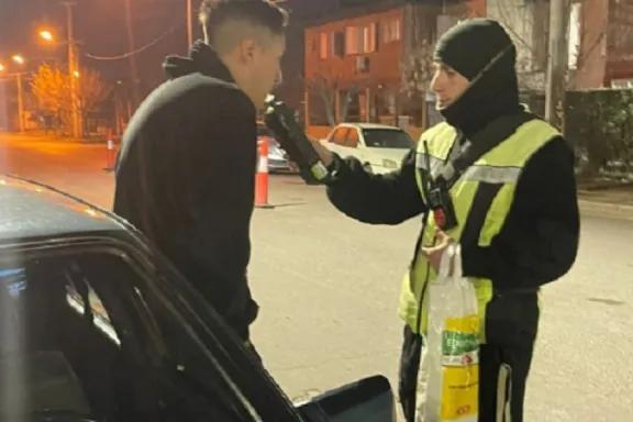 Retuvieron 22 vehículos y detectaron 15 alcoholemias positivas en operativos de tránsito