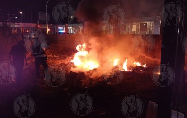 Incendio de basura y maleza en baldío moviliza a los Bomberos