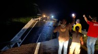 Tormentas derriban un puente de la autopista costera de Chiapas