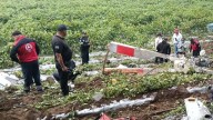 Mueren dos personas por desplome de helicóptero en Tepetlixpa