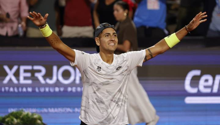 Tabilo defendió su ausencia en la Copa Davis tras triunfo en ATP 250: "Era lo mejor seguir en la gira de Asia"