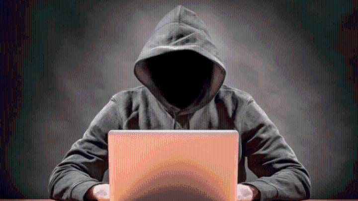 Un empleado de la DGE confesó que tenía material de abuso sexual infantil y lo condenaron