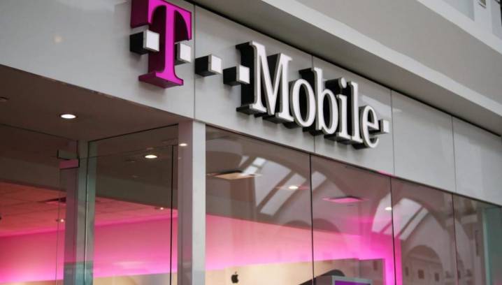 T-Mobile Sparks Outrage After Refusing To Sell iPhone 17 Pro Unless Customer Agreed To Buy Apple Watch In Forced Bundle Deal