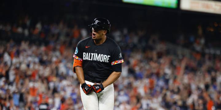 Samuel Basallo hits walk-off home run against Dodgers
