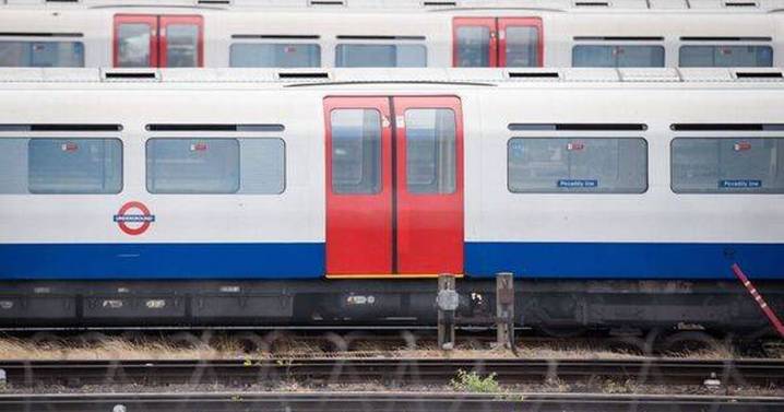 Tube strike chaos as RMT members walk out as travel alert issued for weeklong disruption