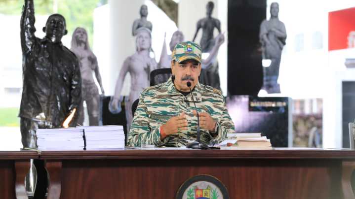 Maduro advierte a Trump que "es un error" imponer un cambio de régimen bajo "expediente falso"