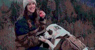 Mujer se lanza desde lo alto de una montaña para rescatar a su perro en Canadá y ambos lograr sobrevivir a la caída