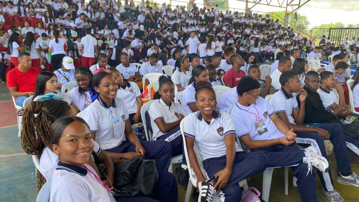 Jóvenes caucanos sorprenden: más de 800 se unen por la democracia en El Patía -