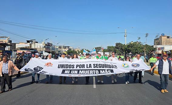 Familiares piden captura de autores de doble crímen en San Jacinto
