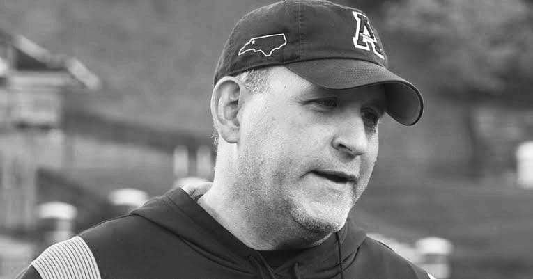 How Did Shawn Clark Die? What Happened to UCF O-Line Coach? UCF Knights announced the passing of O-line coach Shawn Clark, who was in his first year with the program. Afreen Kabir 4 hrs ago