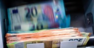 Dos atracadores roban más de 200.000 euros en un banco de Valencia