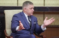 Primer ministro eslovaco compara el atentado de Kirk al que sufrió