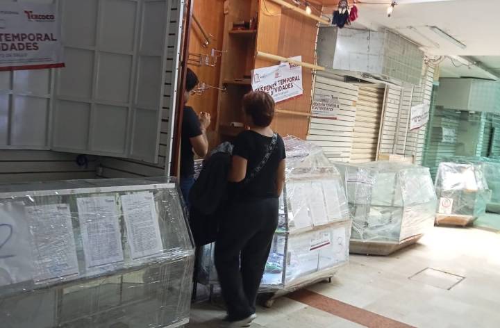 En Texcoco, retiran islas de comercio irregular en Mercado San Antonio
