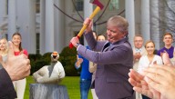 Trump Delights Crowd By Executing Goose Live On White House Lawn