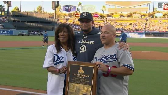 ¡Por segunda vez! Otorgan premio Roy Campanella al mirandino Miguel Rojas
