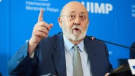 Tezanos subestima en 10 puntos al PP e infla en otros 6 al PSOE