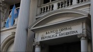 Semana de baja para el dólar oficial: cayó 10% y cerró en $1.350