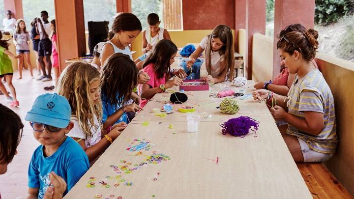 Así es el bono para conciliar que cubre los campamentos de verano en Galicia