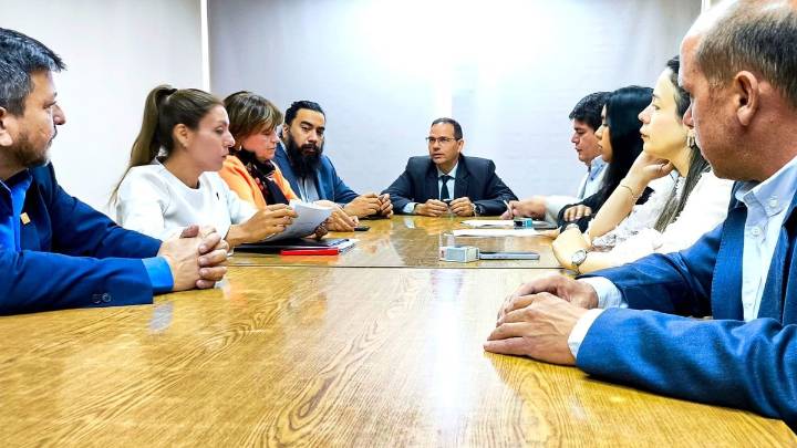 Libertarios tildaron de "hipócritas" al amparo para restablecer pensiones