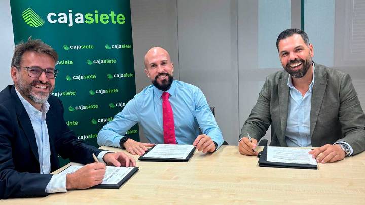 Cajasiete, Wolters Kluwer y Link Soluciones, unen fuerzas para apoyar a PYMEs y autónomos en la implantación del sistema Verifactu