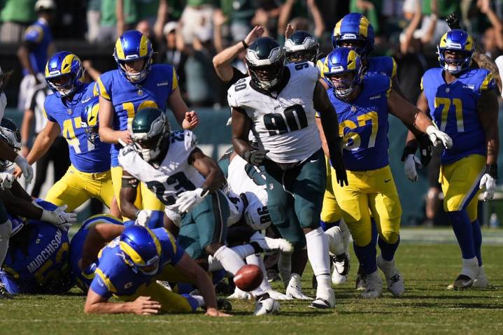 Jordan Davis seals Eagles’ 33-26 thrilling win over Rams with Philly’s 2nd blocked FG of 4th quarter – Winnipeg Free Press