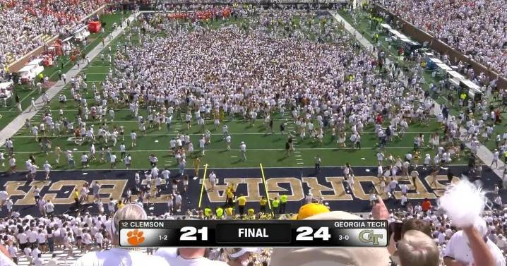 Georgia Tech fans STORM THE FIELD after last-second FG to beat Clemson