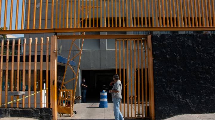 Falsa amenaza de bomba en la Prepa 8 provoca la evacuación de alumnos