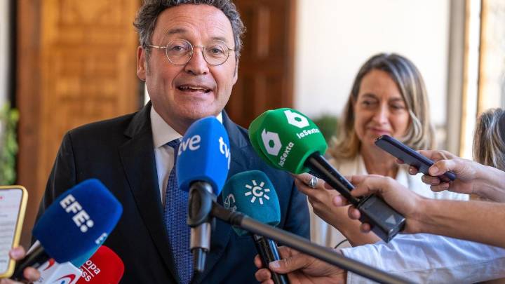 Las asociaciones mayoritarias de jueces y fiscales reclaman al fiscal general que se abstenga de acudir mañana a la apertura de tribunales con el Rey