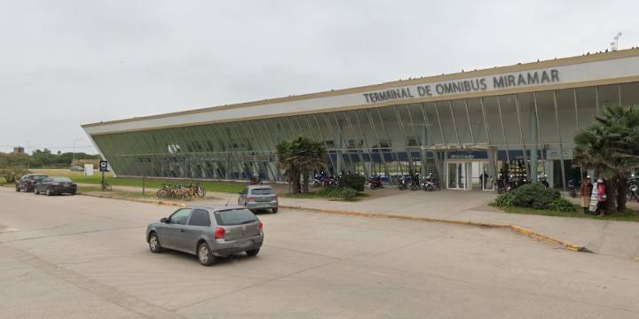 Insólito: robaron un micro que estaba en marcha en la terminal de Miramar