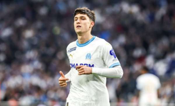 La estatura de Leonardo Balerdi: cuánto mide el futbolista