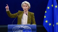 La Comisión Europea propone prohibir importar gas licuado ruso y limitar más su industria petrolera