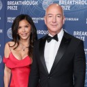 Jeff Bezos, Lauren Sánchez at Sydney Sweeney Birthday: Photo
